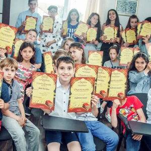 Students studying at Arabesk